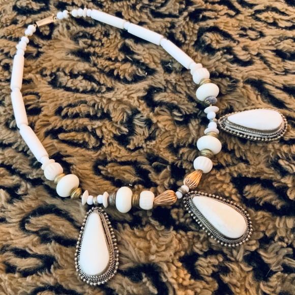 HANDMADE NECKLACE -VINTAGE TRIBAL BONE NEW CONDITION - BOHEMIAN VIBE - Picture 9 of 11